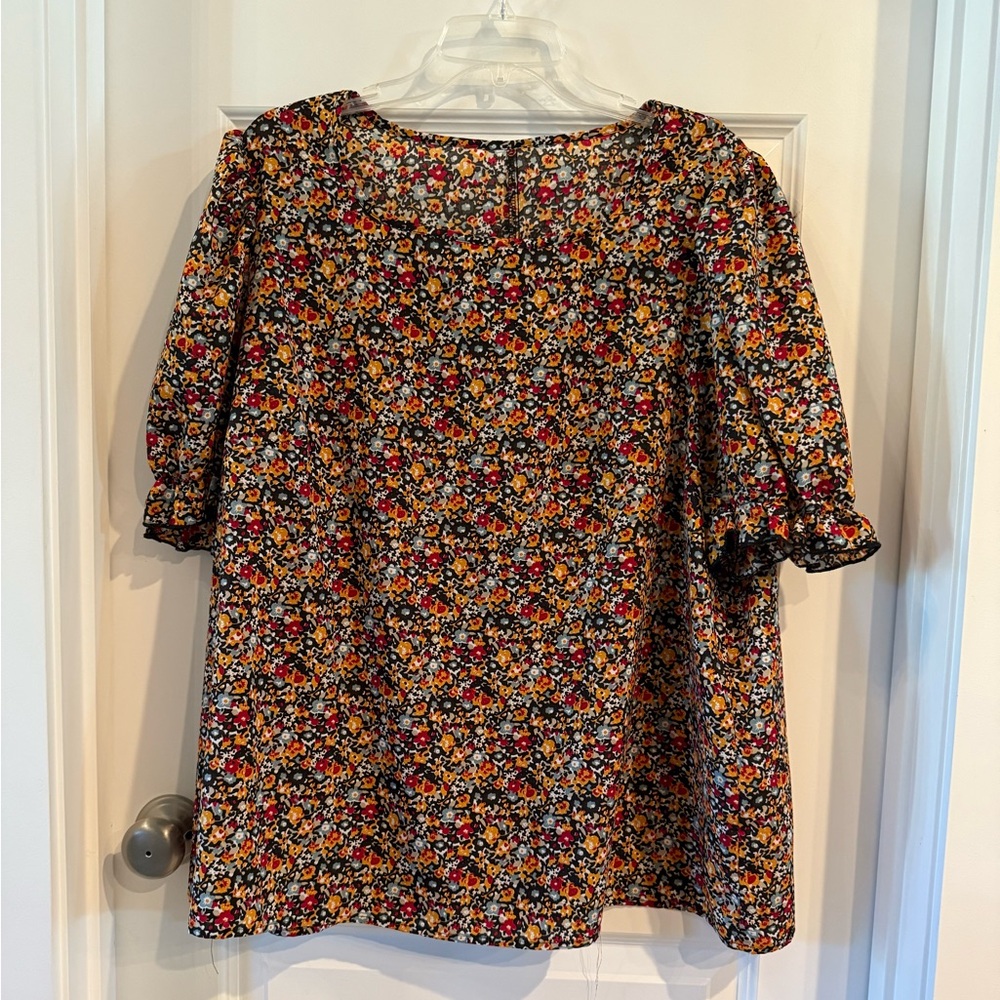 Vibrant Floral Women's Blouse with puff sleeves